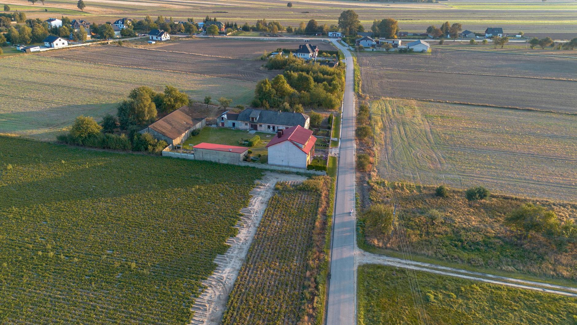Mapa Sławna z zaznaczonym terenem przy ul. Dworcowej przeznaczonym na sprzedaż w przetargu