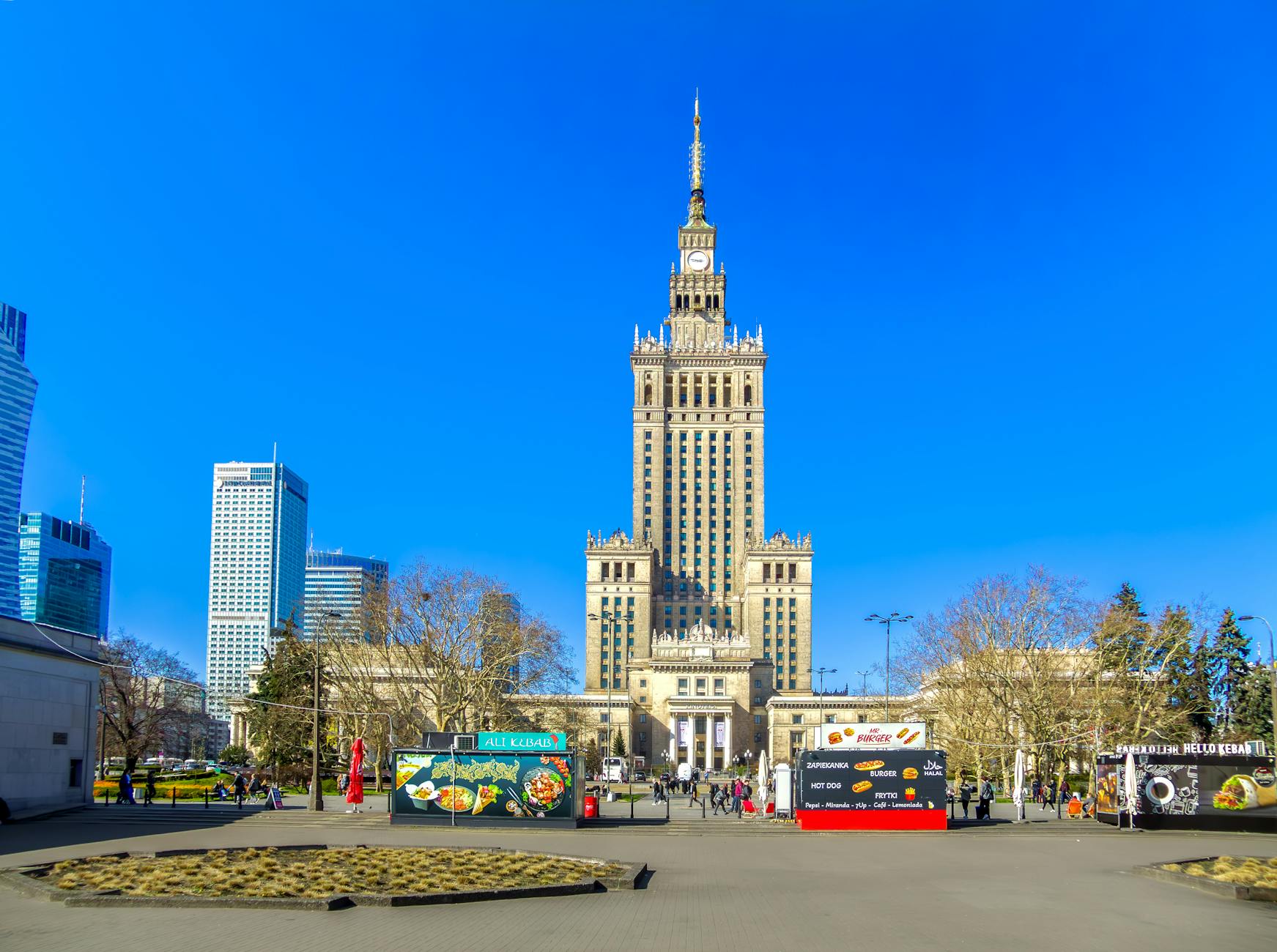 Uroczystość urodzinowa w Kwasowie i policyjne zatrzymanie w Sławnie - przegląd wydarzeń lokalnych